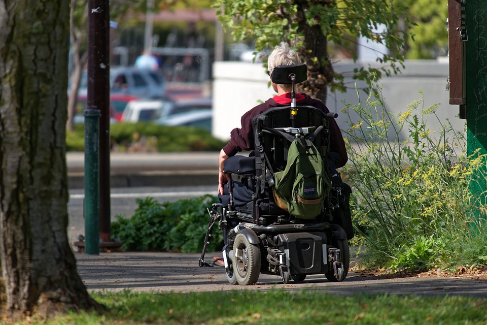 elektrický invalidní vozík