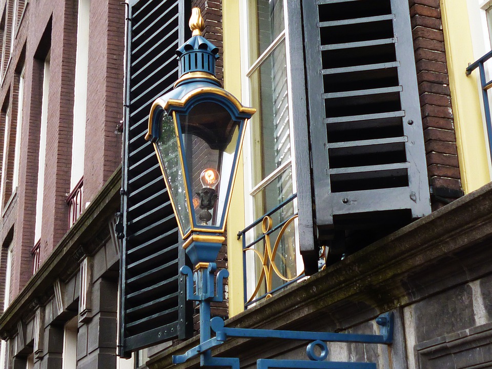lampa na ulici